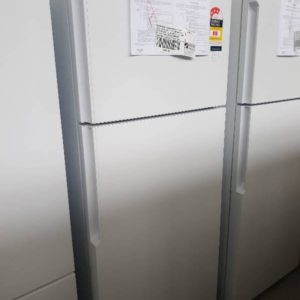 WESTINGHOUSE WTB4600WB WHITE TOP MOUNT FRIDGE 460LITREPOCKET HANDLES FROST FREE MULTI AIR DELIVERY LED LIGHT WITH FULL WIDTH CRISPERS RRP$959 WITH 12 MONTH WARRANTY B94270054