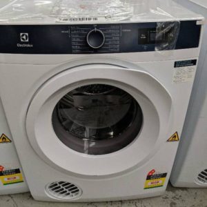 ELECTROLUX 7KG AUTO VENTED DRYER EDV705HQWA WITH SENSOR DRY TECHNOLOGY IDEAL TEMPERATURE SETTINGS FAST 40 PROG & REVERSE TUMBLING ACTION WITH 12 MONTH WARRANTY B02634132