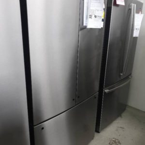 WESTINGHOUSE WHE6000SA 605 LITRE S/STEEL FRENCH DOOR FRIDGE 896MM WIDE PERFECT FOR 900MM CAVITY BLUE FEATURE LIGHTING DOOR ALARM QUICK CHILL FUNCTIONFAMILY SAFE LOCKABLE COMPARTMENT HIDDEN HINGES INTERNAL ELECTRONIC CONTROLS WITH 12 MONTH WARRANTY 95076566