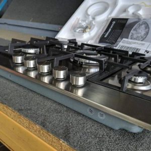 700MM S/STEEL GAS COOKTOP 5 BURNER WITH CENTRE WOK MODEL CD7SG1 WITH 3 MONTH WARRANTY