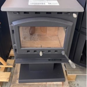 SCANDIA WARMBRITE 140 WOOD HEATER COMPACT & HEATS UP TO 140M2 TOP PANEL SURFACE CAN BE USED FOR COOKTOP RRP$1150 SOLD AS IS SCRATCH & DENT STOCK SOLD AS IS