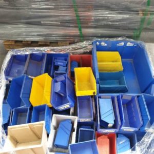 PALLET OF APPROX 60 PLASTIC PARTS BINS