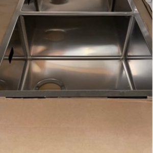 FRANKE BOX220-36 DOUBLE BOWL UNDERMOUNT SINK WITH FRANKE WASTES RRP$999