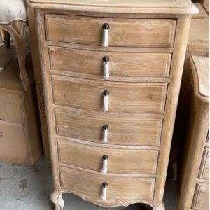NEW CHAMBRE EUROPEAN OAK NARROW CHEST OF DRAWERS RRP$899