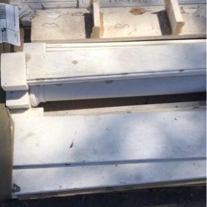 PALLET OF DECORATIVE MARBLE ITEMS