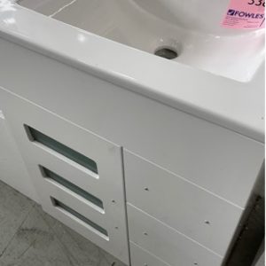 600MM FREESTANDING WHITE CERAMIC TOP VANITY WITH 3 DRAWERS AND 1 DOOR