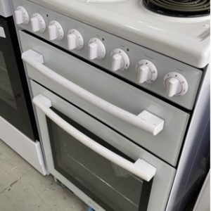 EX DISPLAY EUROMAID F54RW WHITE 540MM ALL ELECTRIC FREESTANDING OVEN WITH ELECTRIC COIL 4 BURNER COOKTOP WITH LARGE OVEN WITH 3 MONTH WARRANTY RRP$1099 SOLD AS IS