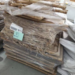 EX HIRE PALLET OF RATTAN SCREENS SOLD AS IS