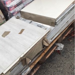 MIXED PALLET OF LARGE TILES