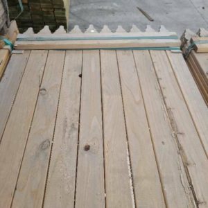 70X19 UNTREATED PINE WINDSOR PICKETS- 120/1.2