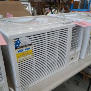 EX DISPLAY 2.7KW WINDOW/WALL BOX AIR CONDITIONER DCB09C