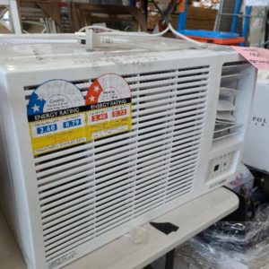 EX DISPLAY 2.2KW REVERSE CYCLE WINDOW BOX AIR CONDITIONING DCB07