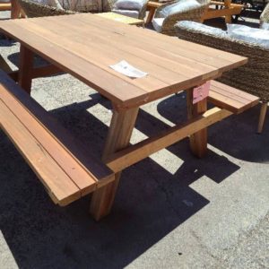 SPOTTED GUM OUTDOOR PICNIC TABLE WITH CONNECTED SEATING PRE OILED **EXTREMELY HEAVY**