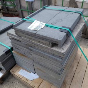 PALLET OF BLUESTONE PAVERS MIX SIZES SOLD AS IS DEC12-9