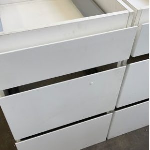 450MM 3 DRAWER FINGER PULL CABINET SOLD AS IS