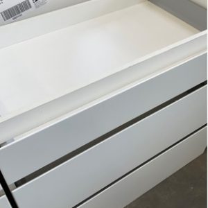 900MM 3 DRAWER FINGER PULL CABINET SOLD AS IS