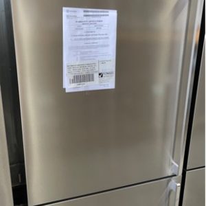 WESTINGHOUSE WBE5304SB STAINLESS STEEL FRIDGE WITH BOTTOM MOUNT FREEZER 528 LITRE FINGER PRINT RESISTANT 4.5 STAR ENERGY EFFICIENCY FRESH SEAL HUMIDITY CRISPER RRP$2099 WITH 12 MONTH WARRANTY B 94871949