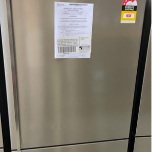 WESTINGHOUSE WBE5304SB STAINLESS STEEL FRIDGE WITH BOTTOM MOUNT FREEZER 528 LITRE FINGER PRINT RESISTANT 4.5 STAR ENERGY EFFICIENCY FRESH SEAL HUMIDITY CRISPER RRP$2099 WITH 12 MONTH WARRANTY B 94470080