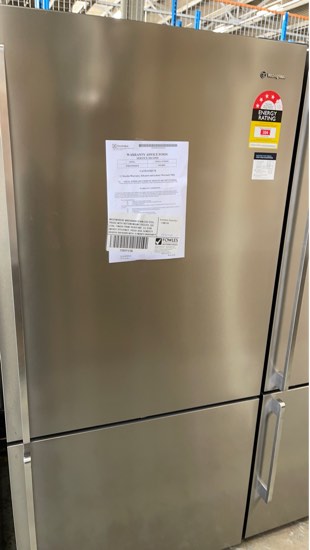 WESTINGHOUSE WBE5304SB STAINLESS STEEL FRIDGE WITH BOTTOM MOUNT FREEZER 528 LITRE FINGER PRINT RESISTANT 4.5 STAR ENERGY EFFICIENCY FRESH SEAL HUMIDITY CRISPER RRP$2099 WITH 12 MONTH WARRANTY B 94470081