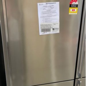 WESTINGHOUSE WBE5304SB STAINLESS STEEL FRIDGE WITH BOTTOM MOUNT FREEZER 528 LITRE FINGER PRINT RESISTANT 4.5 STAR ENERGY EFFICIENCY FRESH SEAL HUMIDITY CRISPER RRP$2099 WITH 12 MONTH WARRANTY B 94572372