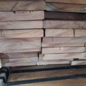 135X19 FEATURE SPOTTED GUM DECKING (PACK CONSISTS OF RANDOM SHORT LENGTHS)