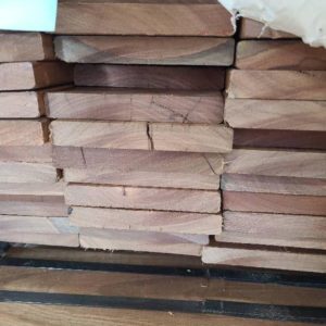 135X19 FEATURE SPOTTED GUM DECKING (PACK CONSISTS OF RANDOM SHORT LENGTHS)