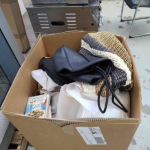 EX HIRE - BOX OF ASSORTED HOME DECOR ITEMS SOLD AS IS