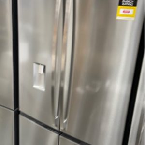 WESTINGHOUSE WQE6060SB 600 LITRE 4 DOOR FRIDGE WITH ICE & WATER FLEXIBLE STORAGE WITH AUTOMATIC ICE FINGER PRINT RESISTANTEASY GLIDE DRAWERS RRP$2499 12 MONTH WARRANTY B 02972101