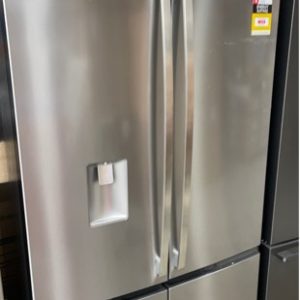 WESTINGHOUSE WQE6060SB 600 LITRE 4 DOOR FRIDGE WITH ICE & WATER FLEXIBLE STORAGE WITH AUTOMATIC ICE FINGER PRINT RESISTANTEASY GLIDE DRAWERS RRP$2499 12 MONTH WARRANTY B 03380311