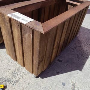 LARGE 1320MM PRE OILED PINE TIMBER PLANT BOX ON WHEELS