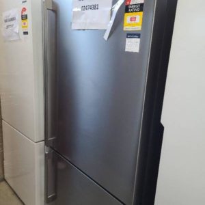 WESTINGHOUSE WBE5304SC STAINLESS STEEL FRIDGE WITH BOTTOM MOUNT FREEZER 528 LITRE FINGER PRINT RESISTANT 4.5 STAR ENERGY EFFICIENCY FRESH SEAL HUMIDITY CRISPER RRP$2099 WITH 12 MONTH WARRANTY A 02474377