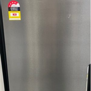 WESTINGHOUSE WBE4500BC 453 LITRE FRIDGE WITH BOTTOM MOUNT FREEZER DARK STAINLESS STEEL FULL WIDTH CRISPER WITH FAMILY SAFE LOCKABLE COMPARTMENT RRP$1458 WITH 12 MONTH WARRAMNTY B 02276031