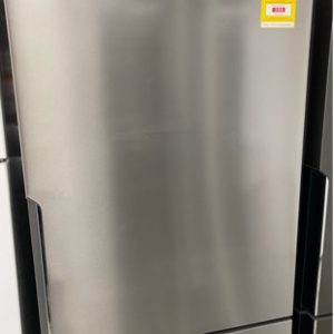WESTINGHOUSE WBE4500SB 453 LITRE FRIDGE WITH BOTTOM MOUNT FREEZER FULL WIDTH CRIPSER LOCKABLE FAMILY COMPARTMENT 12 MONTH WARRANTY B 93572660