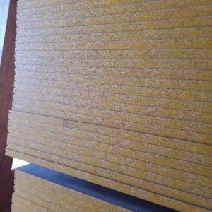 3600X900X22MM RED TONGUE PARTICLEBOARD FLOORING. (PLEASE NOTE ACTUAL THICKNESS IS APPROX 22.5MM AND THE ODD MISS-CUT SHEET MAY BE FOUND)