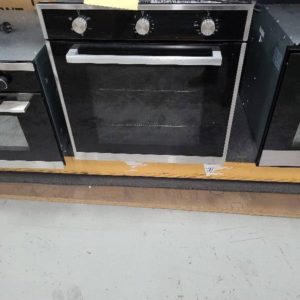 EX-DISPLAY TECHNIKA 600MM ELECTRIC OVEN TGO65D-2 WITH 3 MONTHS WARRANTY
