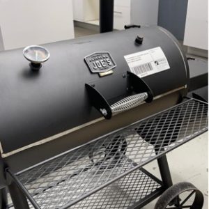 EX SHOWROOM USED OAKLAHOMA LONGHORN OFFSET SMOKER RRP$1399 WITH 3 MONTH WARRANTY
