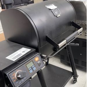 EX DEMO OKLAHAMA JOE RIDER DLX PELLET GRILL RRP$1499 WITH 3 MONTH USED **EX SHOWROOM DEMO MODEL** GREAT CONDITON SOLD AS IS