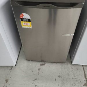 WESTINGHOUSE BAR FRIDGE WIM1200AD 123LITRE SILVER WITH 12 MONTH WARRANTY