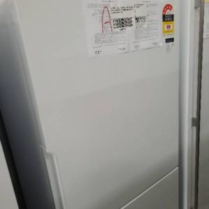 WESTINGHOUSE WBE5300WC-R WHITE 528LITRE FRIDGE WITH BOTTOM MOUNT FREEZER WITH 12 MONTH WARRANTY