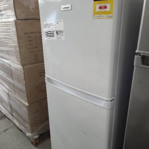 EX DISPLAY LEMAIR LTM221W WHITE 221 LITRE FRIDGE WITH TOP MOUNT FREEZER WITH 3 MONTH WARRANTY