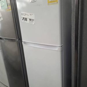 EX DISPLAY LEMAIR LTM268W 268 LITRE FRIDGE WHITE WITH TOP MOUNT FREEZER WITH 3 MONTH WARRANTY