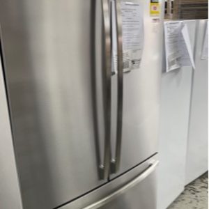 WESTINGHOUSE WHE6000SB 600 LITRE FRENCH DOOR FRIDGE S/STEEL 896MM WIDE FINGERPRINT RESISTANT WITH LED LIGHTING LOCKABLE FAMILY SAFE COMPARTMENT A10470050 WITH 12 MONTH WARRANTY
