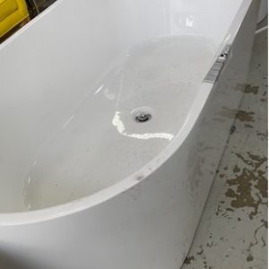 EX DISPLAY ADORE 1500MM FREESTANDING BATH TUB SOLD AS IS