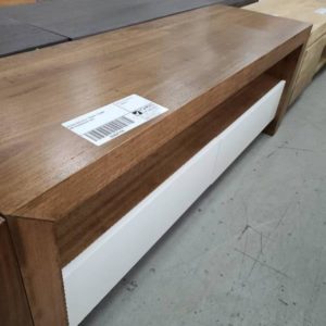 BRAND NEW VALE TIMBER 1500MM ENTERTAINMENT UNIT