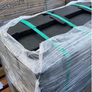 PALLET OF GRANITE KEN BLACK BEVEL COPING/STAIR TREADS 600 X 100 X 30 65 PIECES MAY 28/5