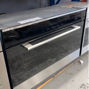 EX DISPLAY EMEO900SX 900MM ELECTRIC OVEN WITH 3 MONTH WARRANTY DEO8126