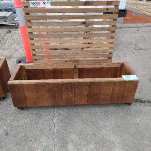 1200MM PINE PLANTER BOX WITH SCREENS WITH CASTORS