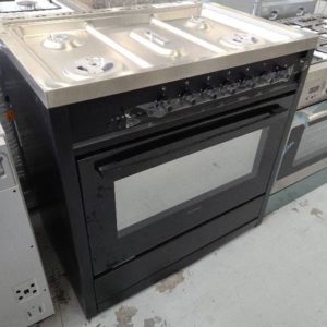 EUROMAID EGE9TBK MATTE BLACK 900MM DUEL FUEL FREESTANDING OVEN WITH 3 MONTH WARRANTY RRP$1799 **DENTED FRONT BOTTOM LEFT AND TOP LEFT ON COOKTOP** SOLD AS IS