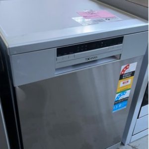 EX DISPLAY TECHNIKA TGDW6SS 600MM S/STEEL DISHWASHER WITH 3 MONTH WARRANTY **DENTED TOP LEFT UNDER CONTROL PANEL** SOLD AS IS