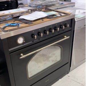EX DISPLAY TECHNIKA TEG95HUA HERITAGE BLACK AND GOLD 900MM FREESTANDING OVEN DUEL FUEL TRIPLE GLAZED OVEN DOOR 8 COOKING FUNCTIONS 5 BURNER COOKTOP WITH 3 MONTH WARRANTY **SCRATCHES ON LEFT HAND RIM OF COOKTOP SOLD AS IS SOME LIGHT MARKS**
